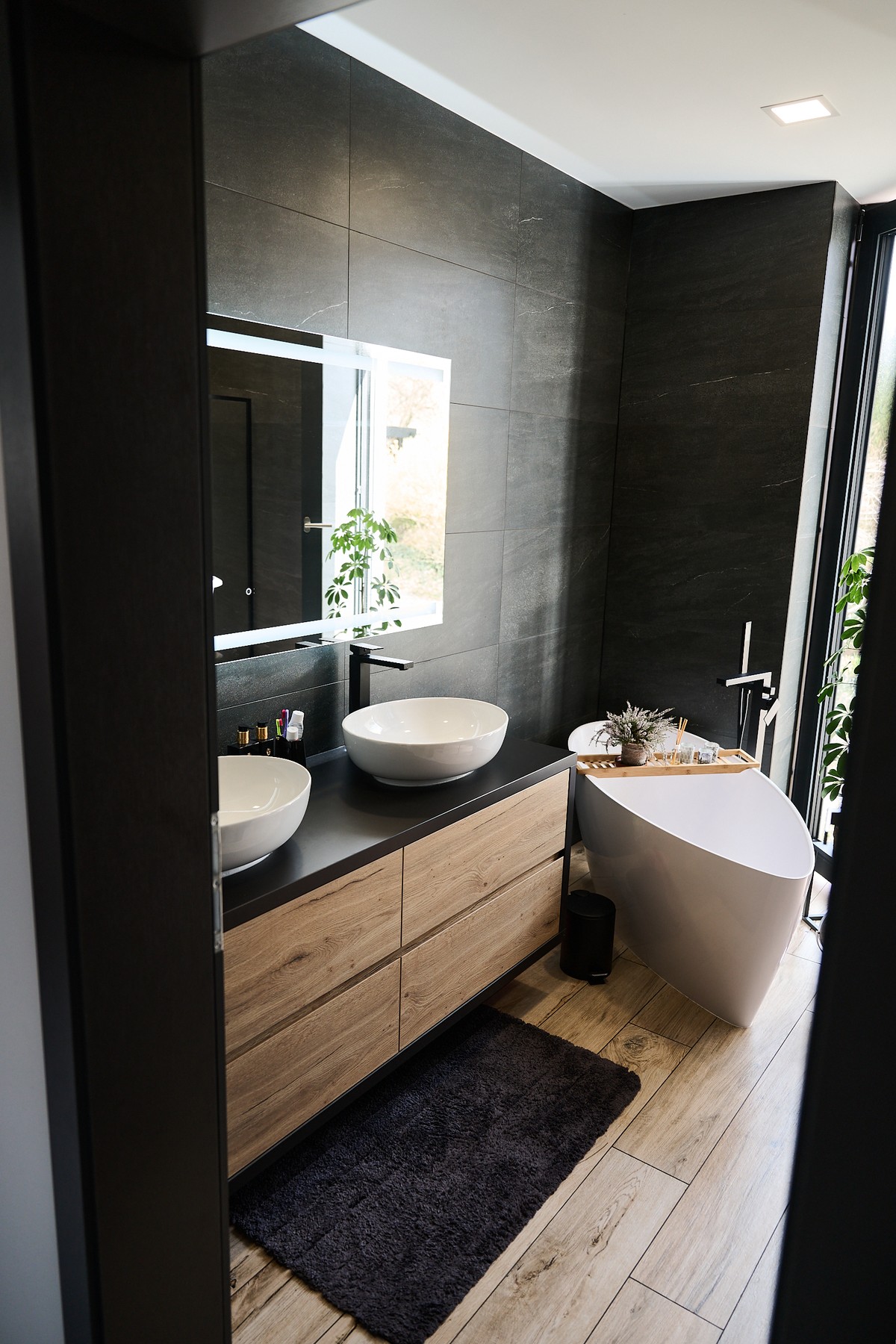 Černá koupelna - náhledový obrázek